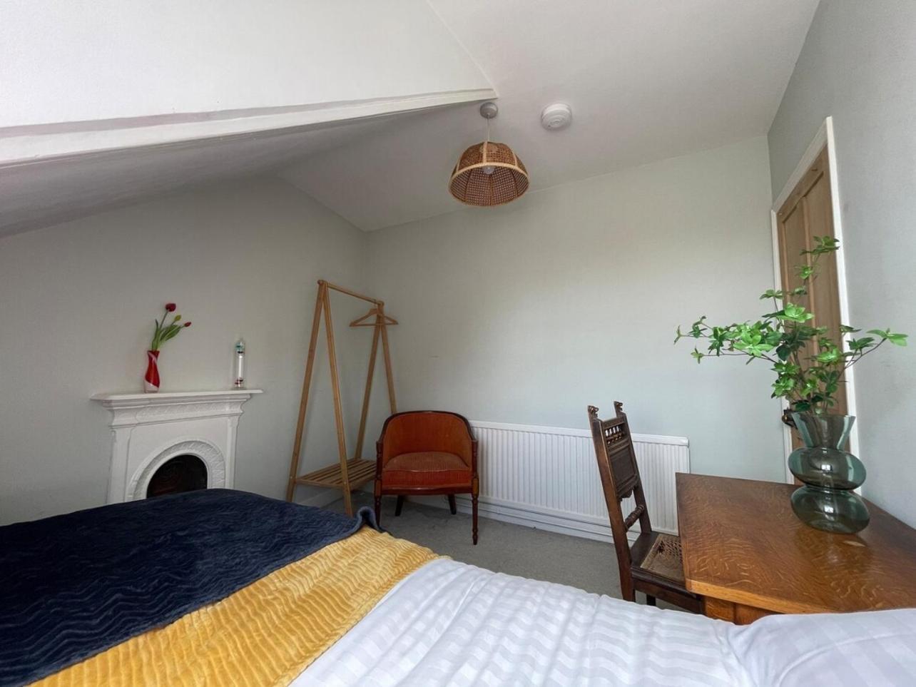 Large Beautiful Luxury Centre On On Mill Rd - Walk To Station And Centre *