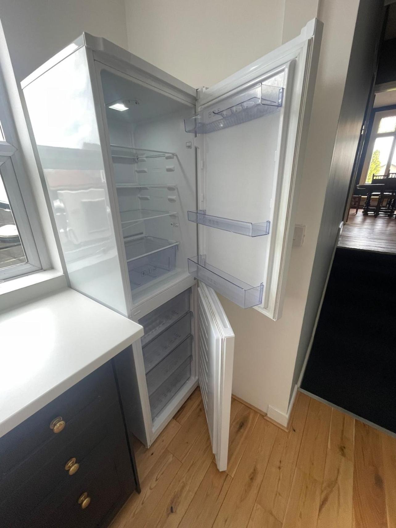 Large Beautiful Luxury Centre On On Mill Rd - Walk To Station And Centre Apartment